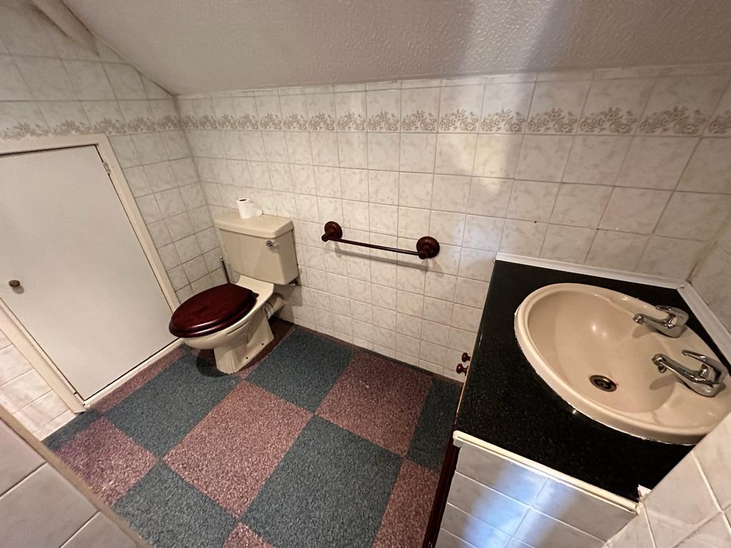 SF Ensuite (No. 47a).jpg