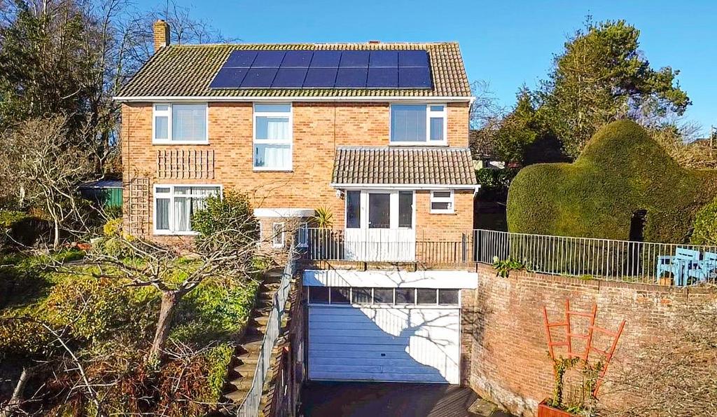 Caldbec Hill, Battle 4 bed detached house for sale £665,000