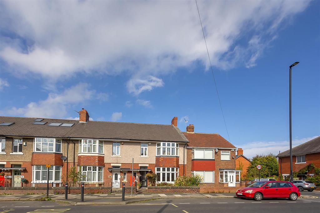 Fenham Hall Drive, Newcastle upon Tyne 3 bed terraced house for sale