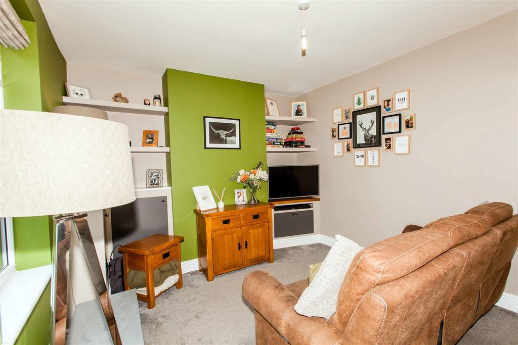 Chesterfield Road, Shuttlewood, Chesterfield 2 bed terraced house for