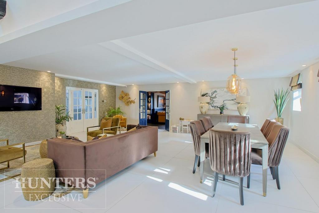 Dining/Lounge