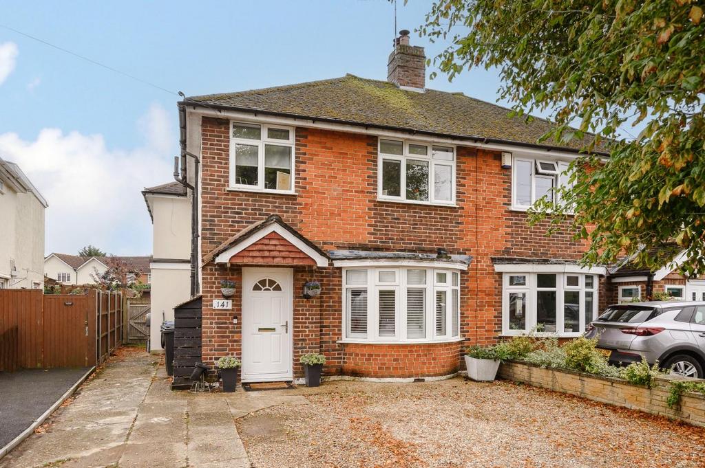 Church Road, West Byfleet KT14 5 bed semidetached house for sale £