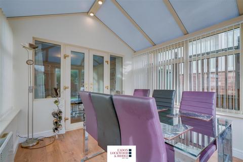 29 Durham Way, Parkgate, Rotherham, S62 6FL