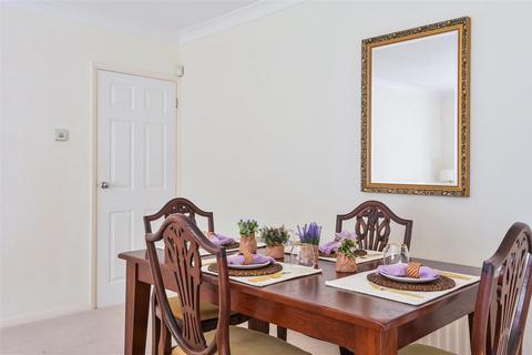 41a Bridge Road, Epsom, KT17 4AN