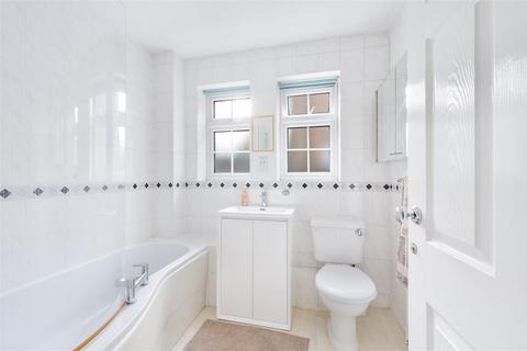 41a Bridge Road, Epsom, KT17 4AN