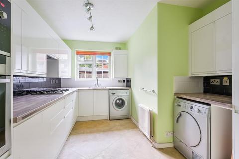 41a Bridge Road, Epsom, KT17 4AN