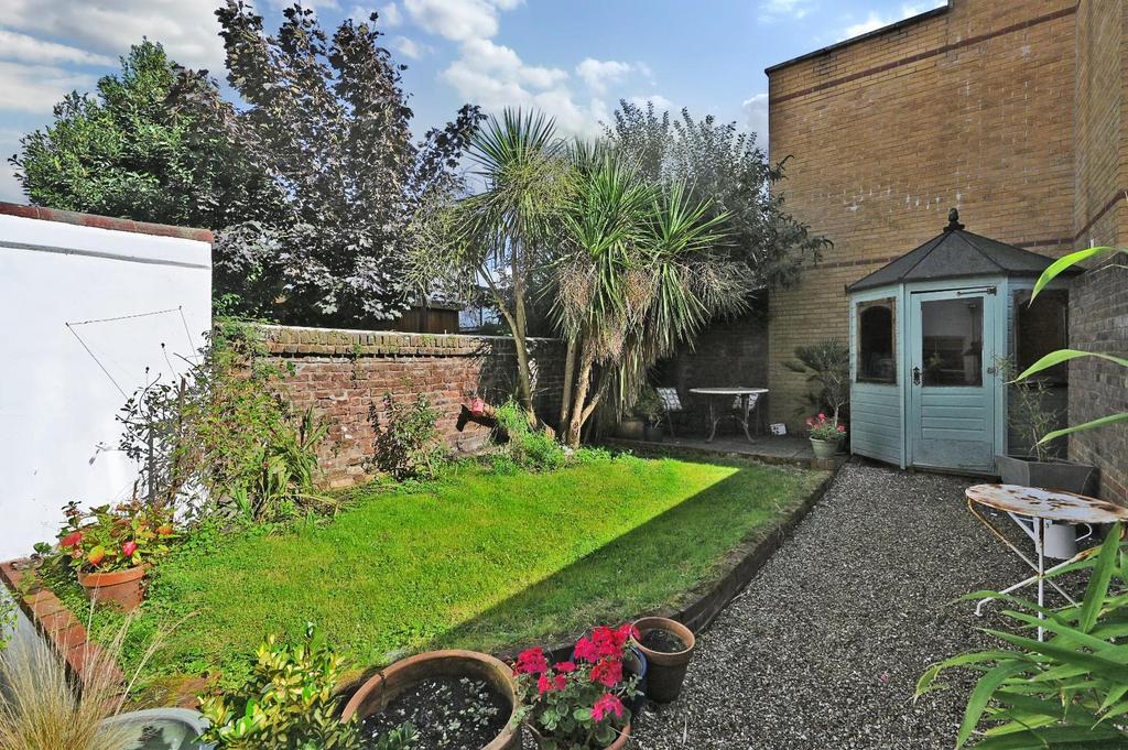 Connaught Road, Hove 1 bed apartment £300,000