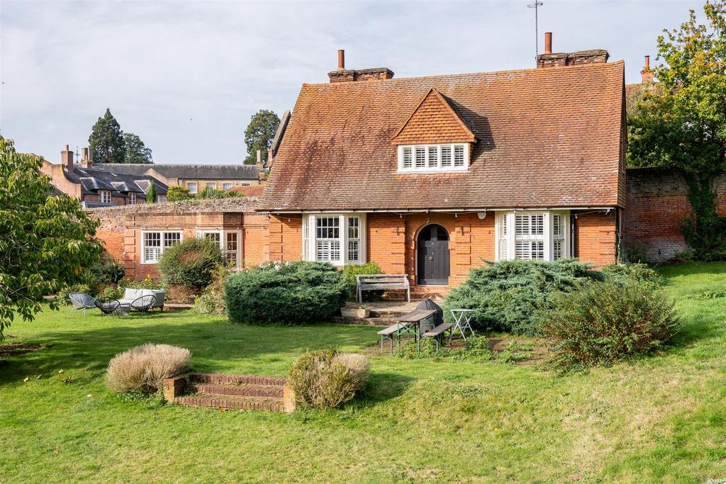 Goldings Estate, Hertford 4 bed detached house for sale £1,195,000