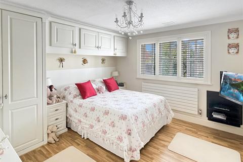 2 bedroom detached bungalow for sale, Kingsmere Close, West Mersea Colchester CO5