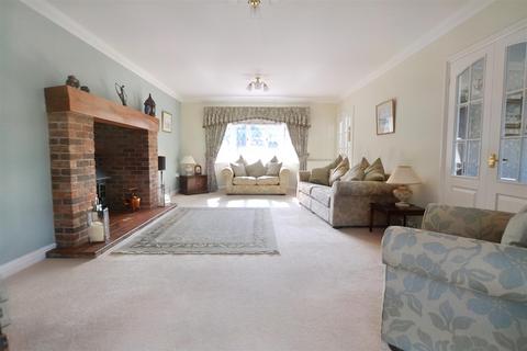 4 bedroom detached house for sale, Fullers Loke, Drayton, Norwich