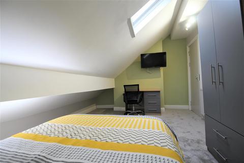 6 bedroom semi-detached house to rent, Delph Mount, Woodhouse, Leeds, LS6 2HS
