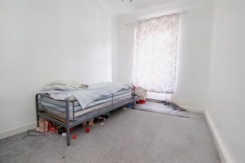 3 bedroom flat for sale - Caledonian Road, Wishaw