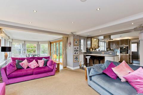 25 Villa Dean, Rosewell, EH24 9ES