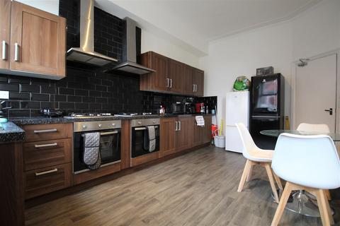 5 bedroom property to rent, Stanmore Street, Burley, Leeds, LS4 2RS