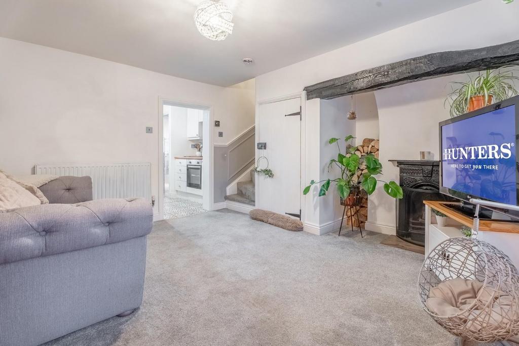Vale Street, Upper Gornal 2 bed terraced house £184,995