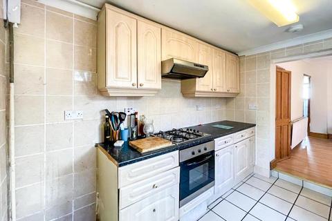 3 bedroom house to rent, Tennyson Road, Gillingham