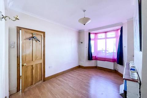 3 bedroom house to rent, Tennyson Road, Gillingham