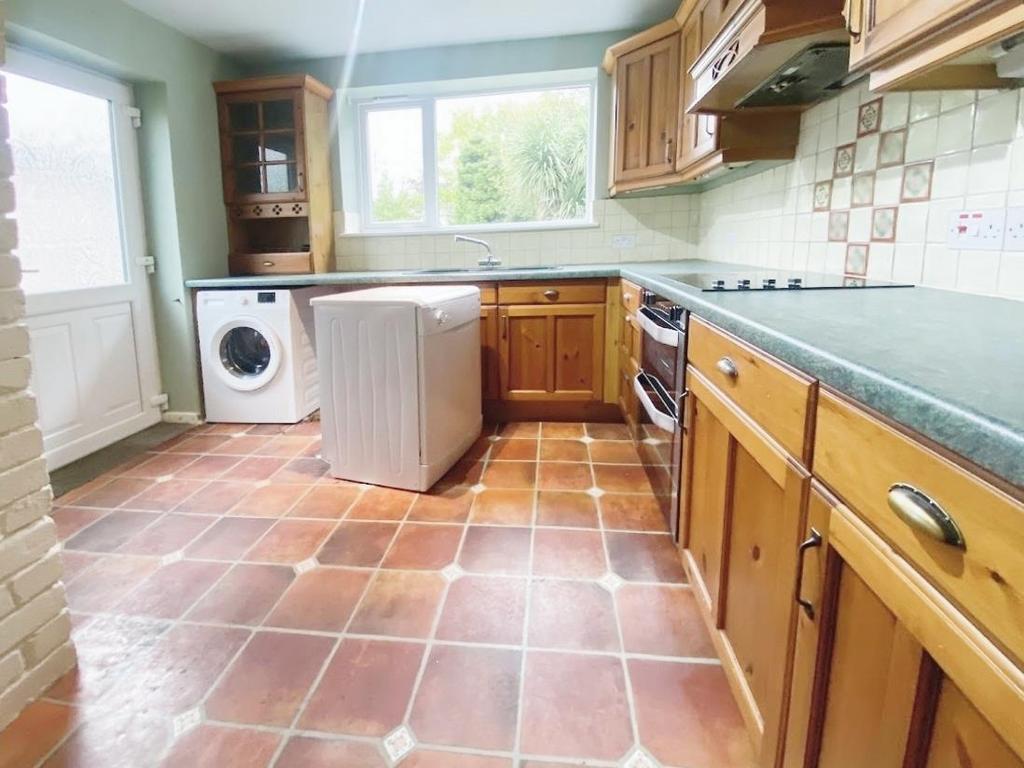 Forest Grove, Harrogate, HG2 7JU 3 bed semidetached house £1,195 pcm (£276 pw)