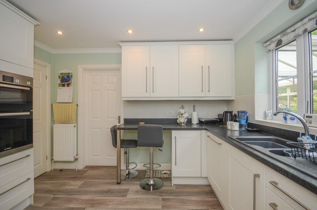 Kitchen pic 3.jpg