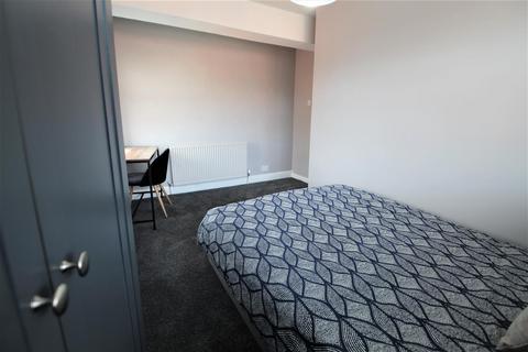 4 bedroom terraced house to rent - Beechwood Mount, Burley, Leeds, LS4 2NQ