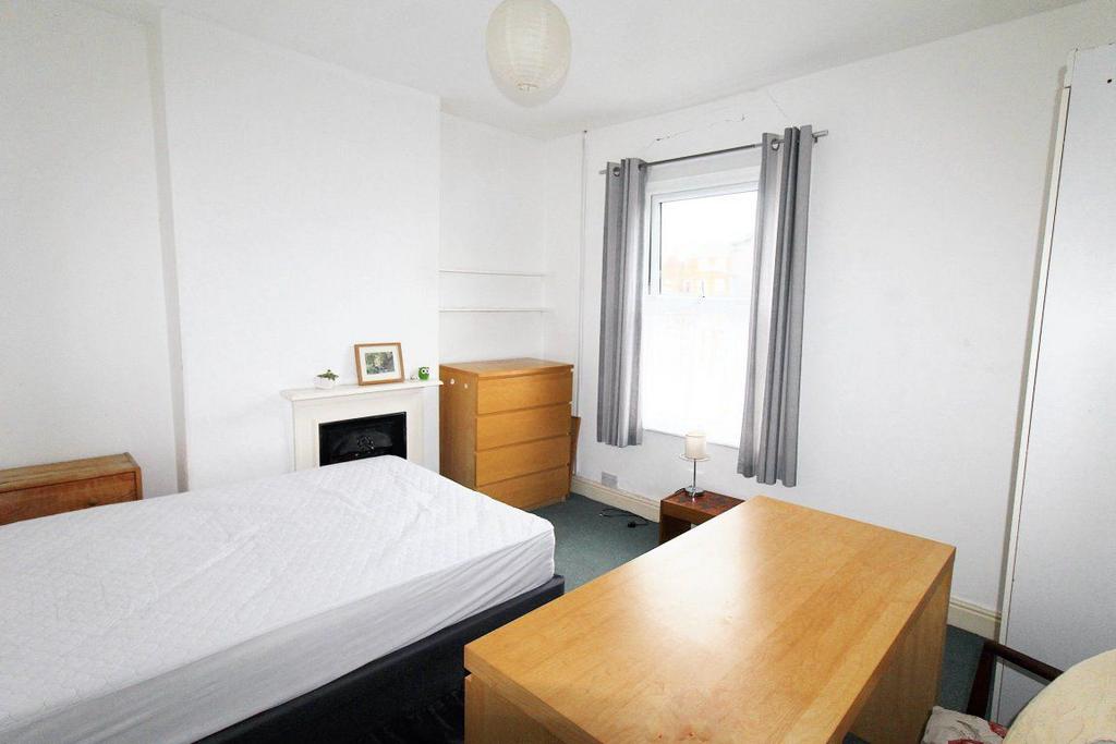 Portland Street FF Front Bed, Beeston. NG9 1 bed property to rent £