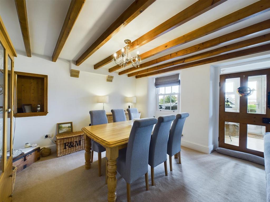 Station View, Crossgates, Scarborough 5 bed detached house for sale £