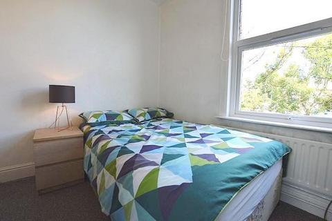 4 bedroom terraced house to rent, Stanmore Avenue, Burley, Leeds, LS4 2RP