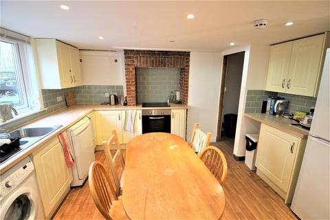5 bedroom terraced house to rent, Langdale Terrace, Headingley, Leeds, LS6 3DY