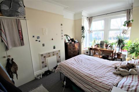 5 bedroom terraced house to rent, Langdale Terrace, Headingley, Leeds, LS6 3DY