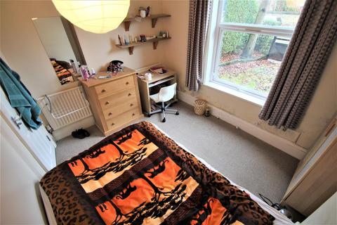 5 bedroom terraced house to rent, Broomfield Road, Burley, Leeds, LS6 3DE