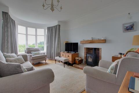 18 Auriol Drive, Havant, PO9 3LR