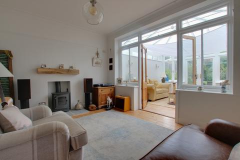 18 Auriol Drive, Havant, PO9 3LR
