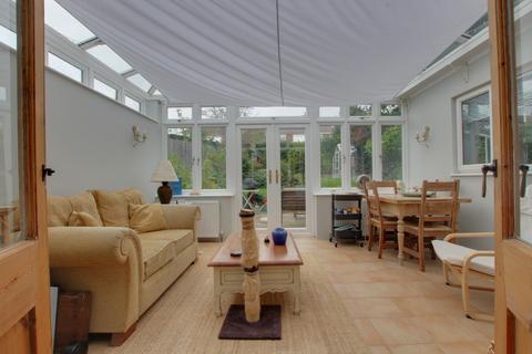 18 Auriol Drive, Havant, PO9 3LR