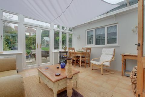 18 Auriol Drive, Havant, PO9 3LR