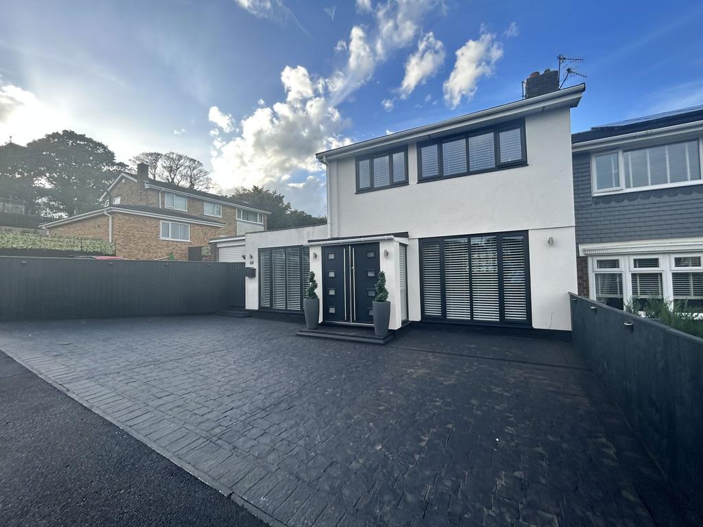 Hillcrest Drive, Dunston, Gateshead, Tyne and Wear, NE11 9QS 3 bed semi