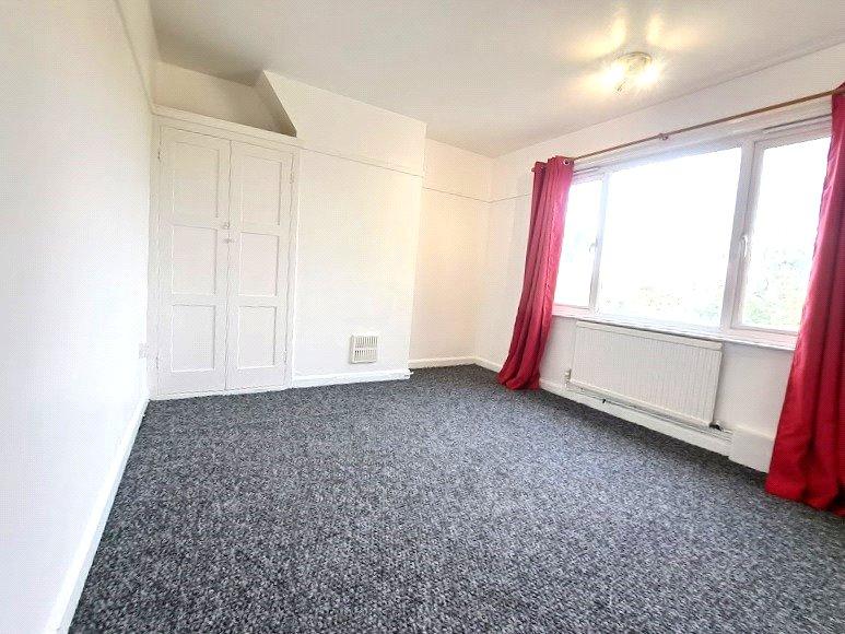 Apartment in Ealing - View 4