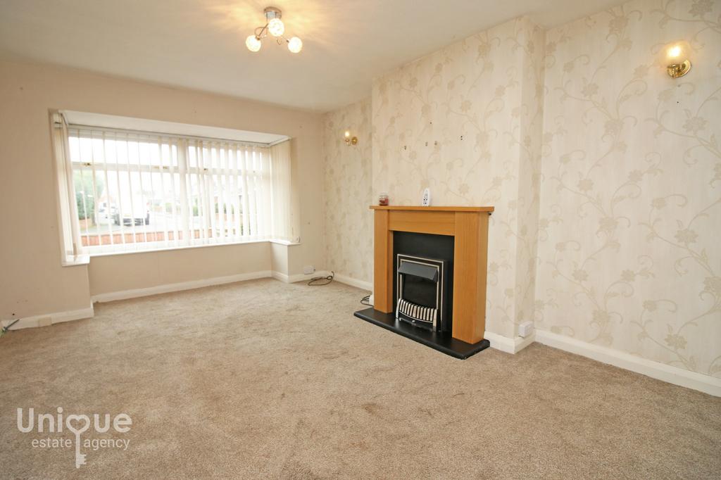 Hillside Avenue, PoultonleFylde, FY6 2 bed bungalow for sale £165,000