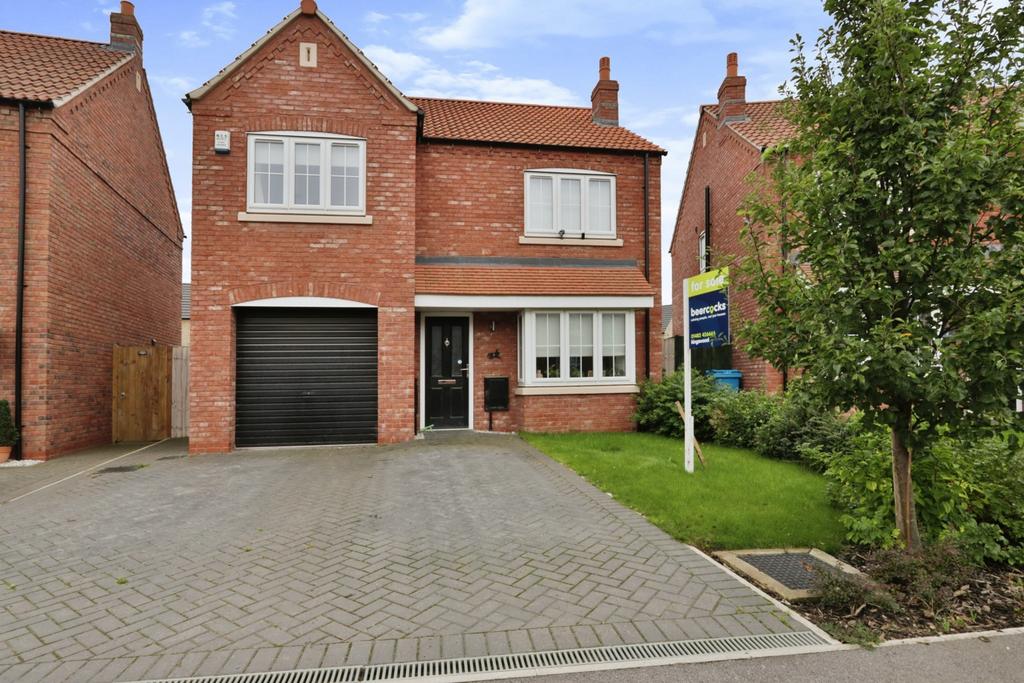 Thornbury Walk, Kingswood, Hull,HU7 3JY 4 bed detached house for sale
