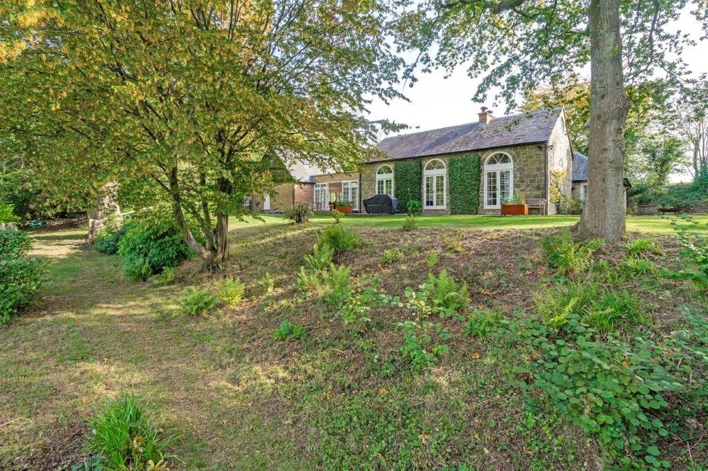 Burnt Lodge Lane, Ticehurst, East Sussex, TN5 5 bed equestrian property