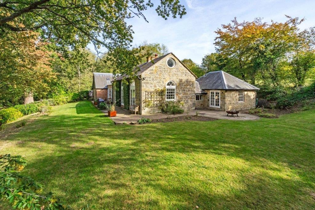 Burnt Lodge Lane, Ticehurst, East... 5 bed detached house for sale £