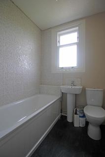 2 bedroom flat to rent, Kent Road, Stirling, FK7