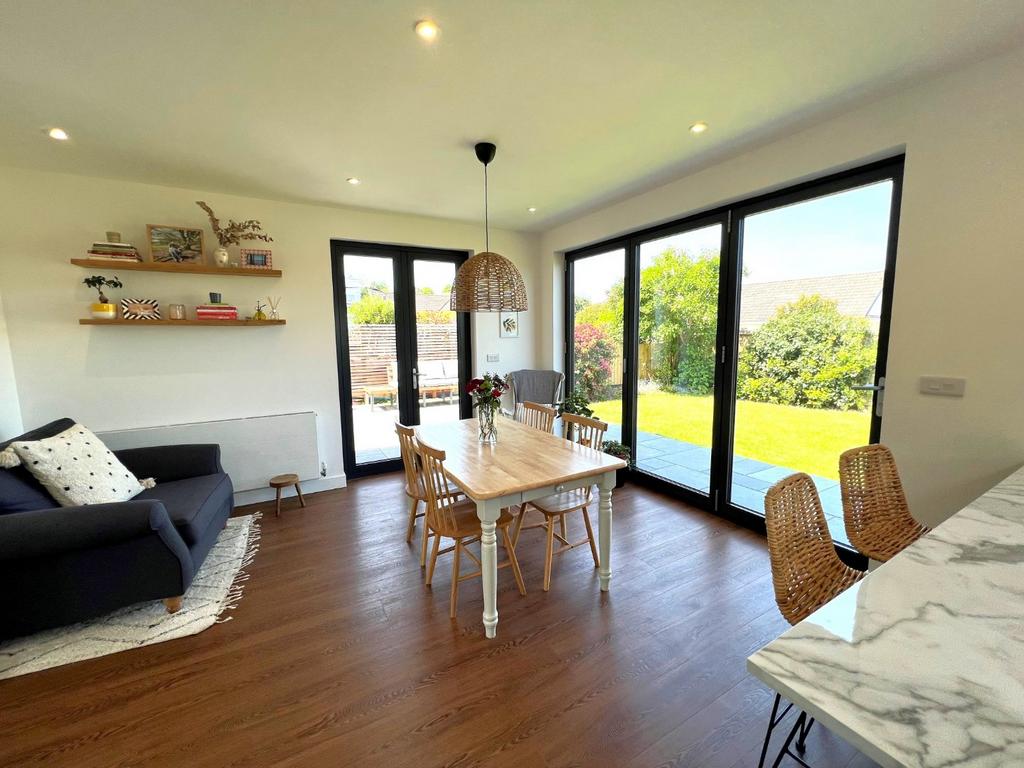 Crowden Crescent, Tiverton, Devon, EX16 3 bed bungalow £1,395 pcm (£