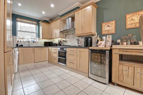 28 Compton Way, Sherfield On Loddon, Hook, RG27 0SQ