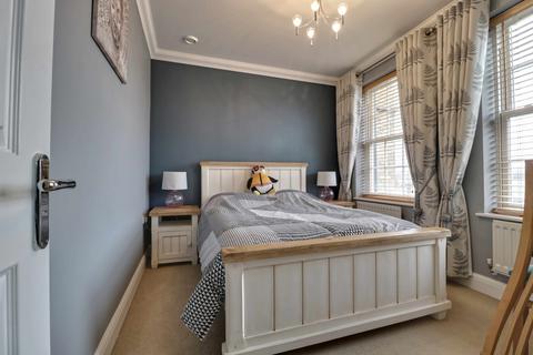 28 Compton Way, Sherfield On Loddon, Hook, RG27 0SQ