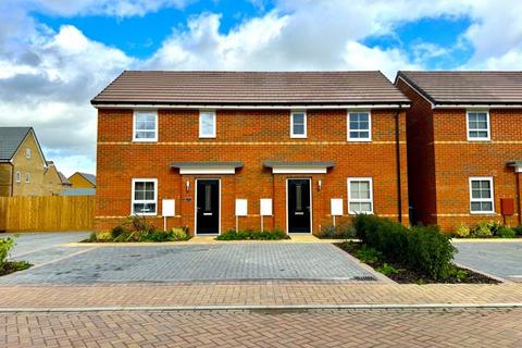 2 bedroom semi-detached house to rent, Lyme Grove, Brooklands