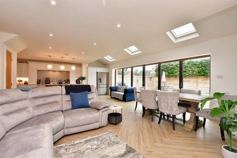 22 Cedar Crescent, Tonbridge, TN10 3QP