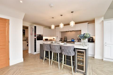 22 Cedar Crescent, Tonbridge, TN10 3QP