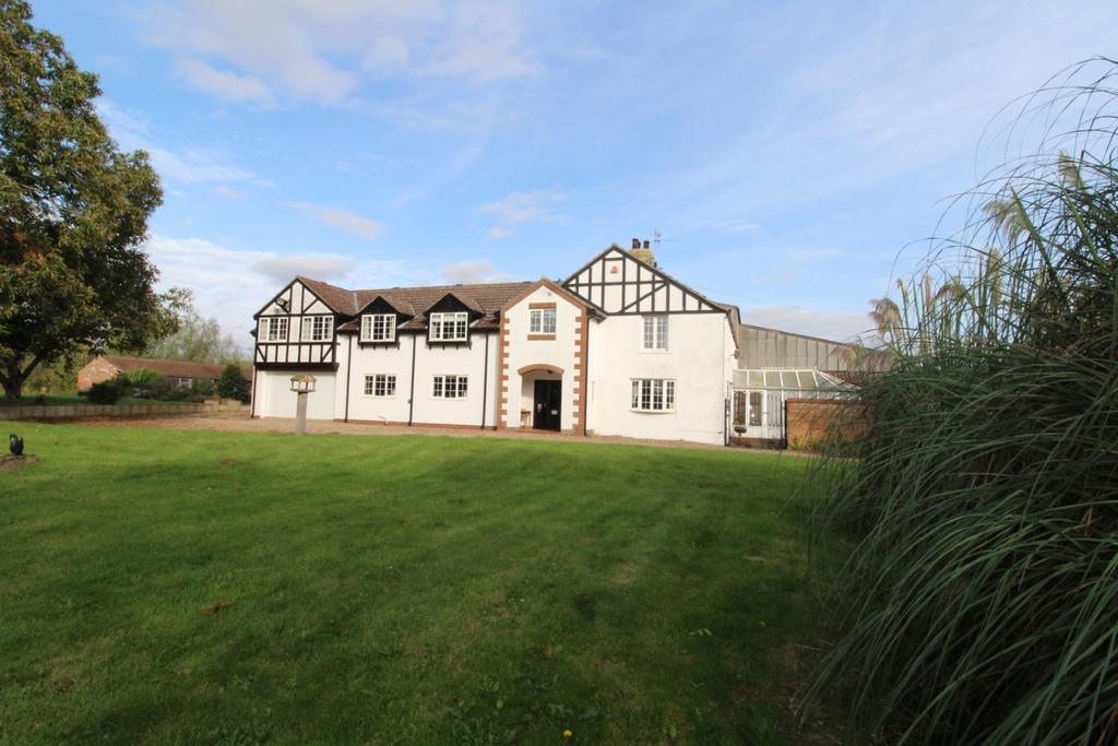 5 Bedroom Detached House   For Sale