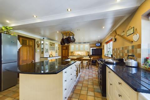 5 bedroom detached house for sale, Wansford Grange, Wansford, YO25 8JN