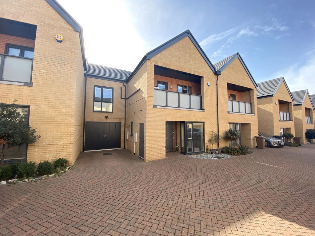 Hertshill Gardens, Borehamwood, WD6 4 bed terraced house £825,000